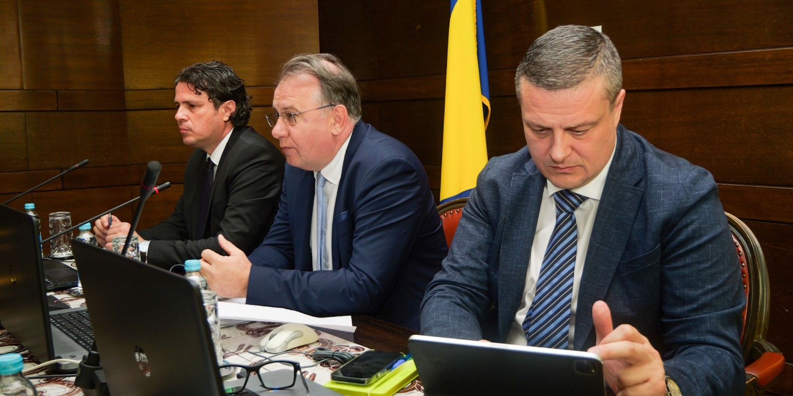 Vlada FBiH isplaćuje jednokratnu pomoć - 100 maraka penzionerima s primanjima do 1.000 KM, a oni iznad 50 KM